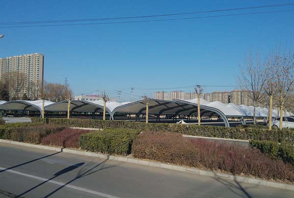 長(zhǎng)春膜結(jié)構(gòu)停車棚 長(zhǎng)春膜結(jié)構(gòu)停車棚